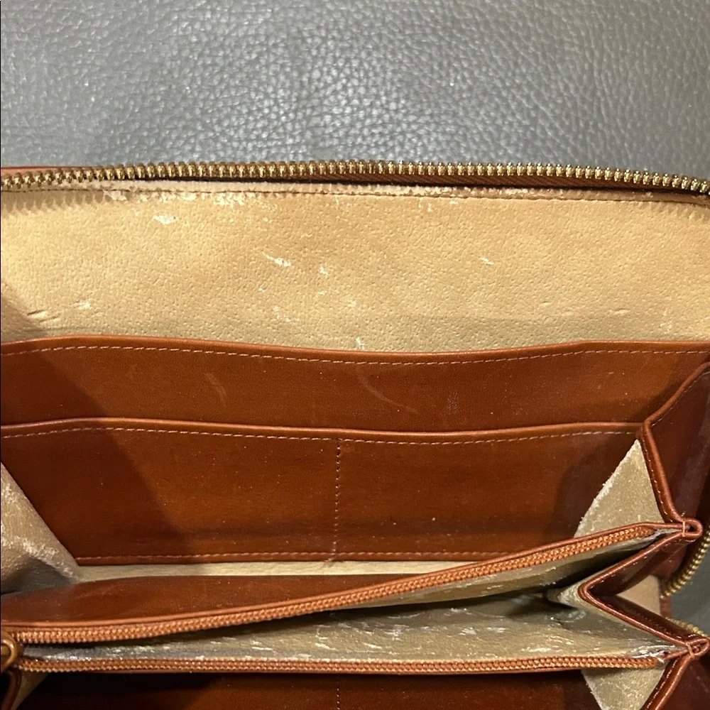 Vintage Dooney & Bourke All-Weather Leather Zip Along Crossbody Wallet - Picture 15 of 16